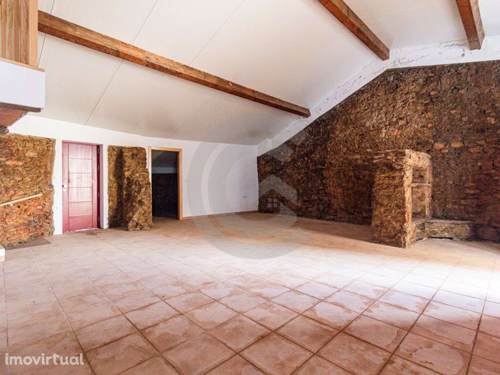 Casa em pedra completamente recuperada - Grande imagem: 3/11