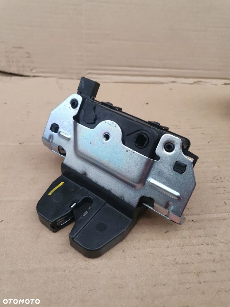 } ZAMEK KLAPY TYŁ OPEL ASTRA H ZAFIRA B Nr 495058724 - 5