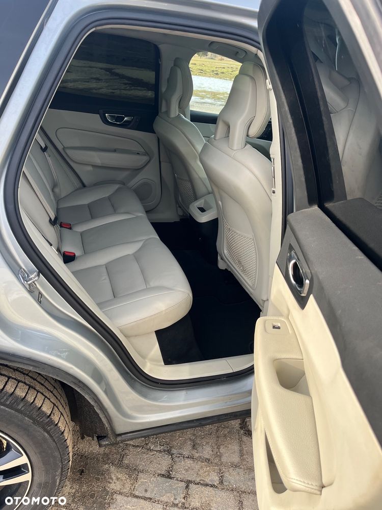 Volvo XC 60 T6 AWD Geartronic Momentum Pro - 14