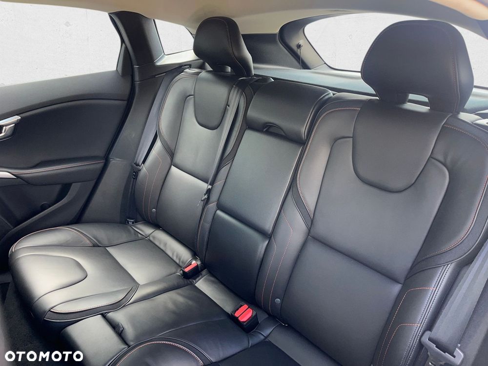 Volvo V40 - 13