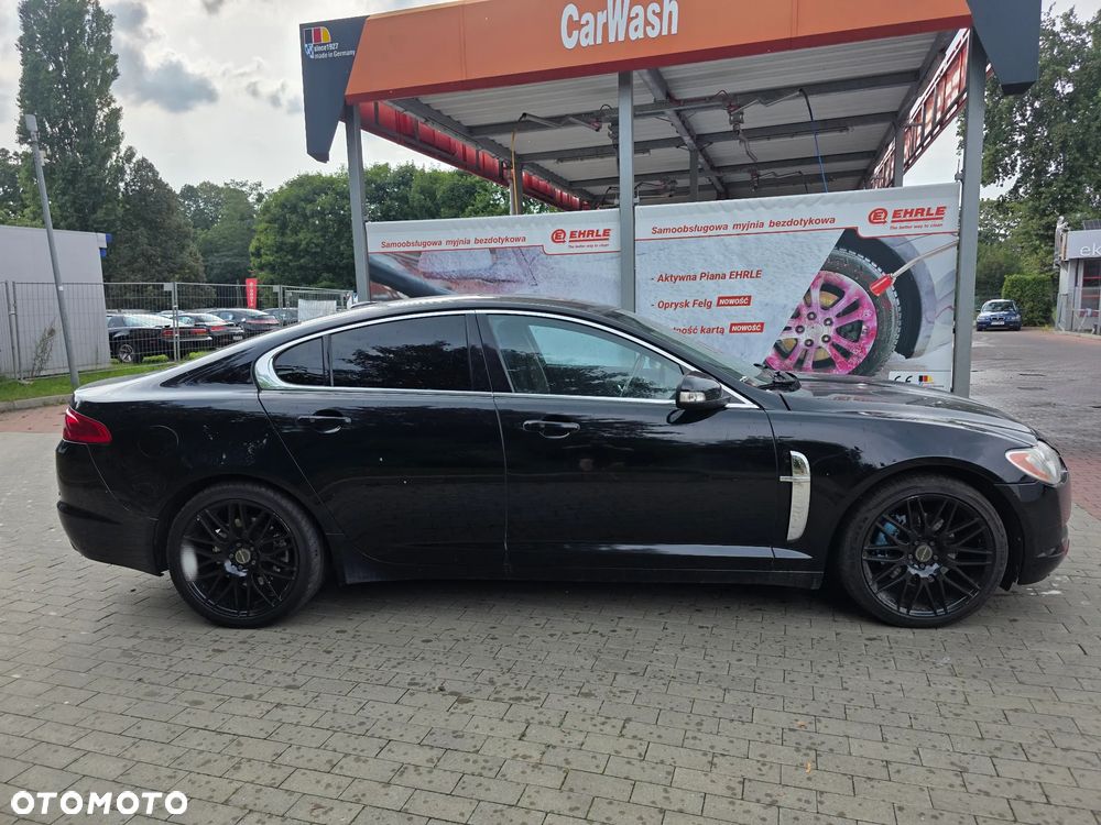 Jaguar XF 2.7 V6 D Premium Luxury - 24