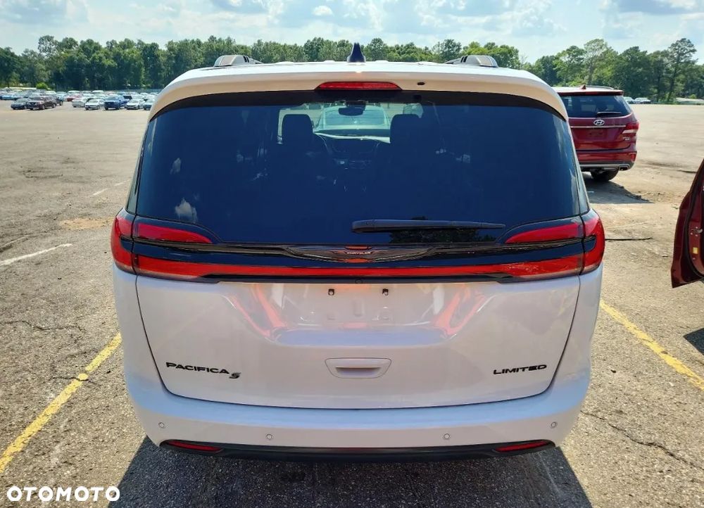 Chrysler Pacifica - 6