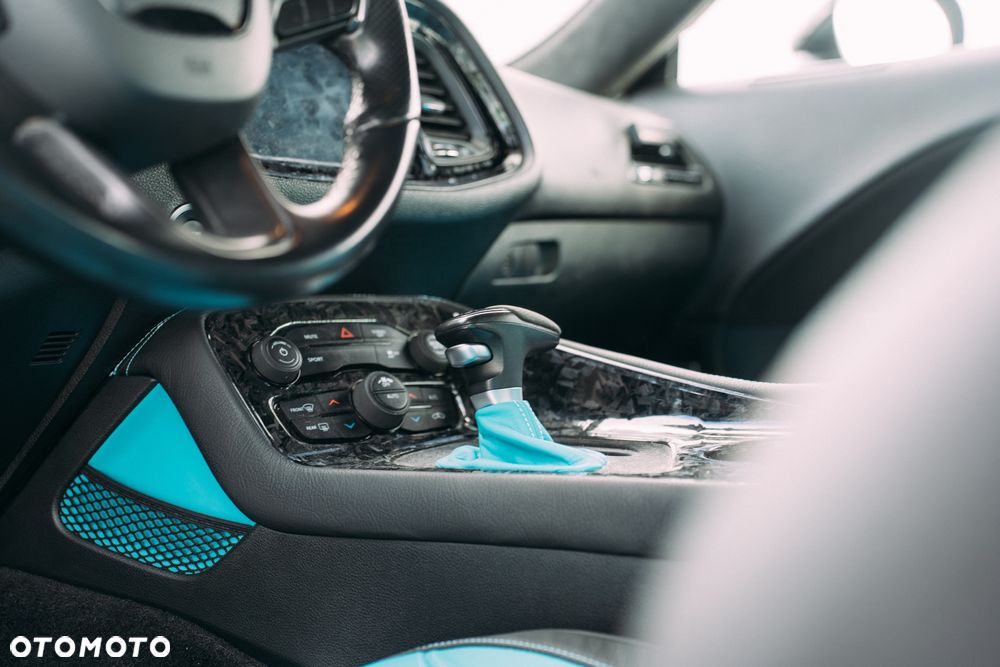 Dodge Challenger - 15