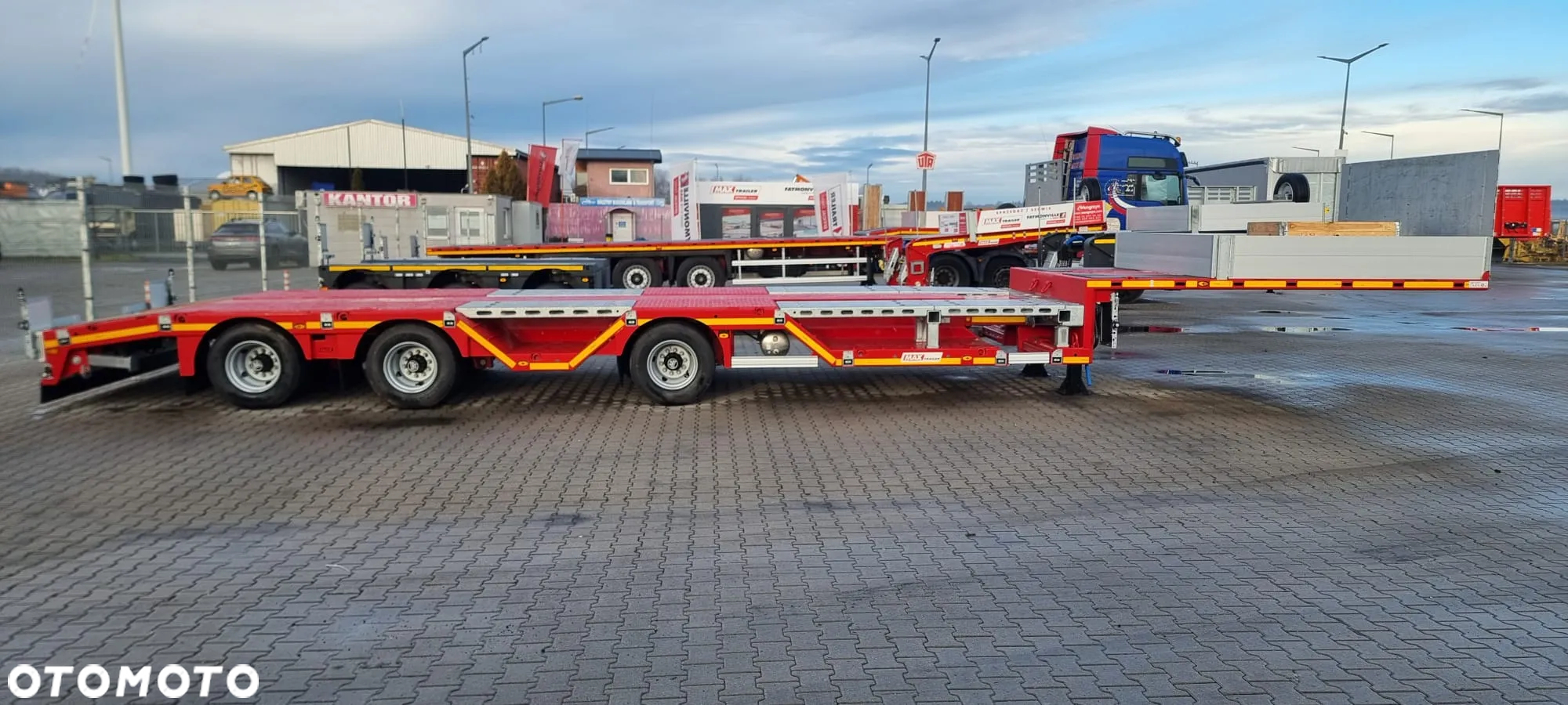 MAX Trailer naczepa 3 osiowa typu semi, zagłębienia, rozciągana, pod ciągnik standard - 2