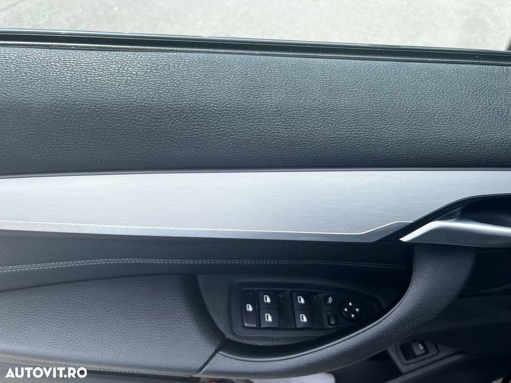 BMW X1 xDrive20i AT - 8