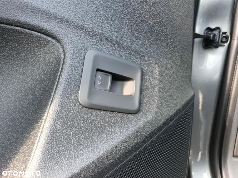 Volkswagen T-Roc - 10