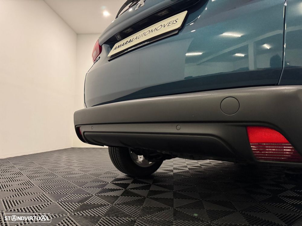 Peugeot 2008 1.6 BlueHDi Style - 25