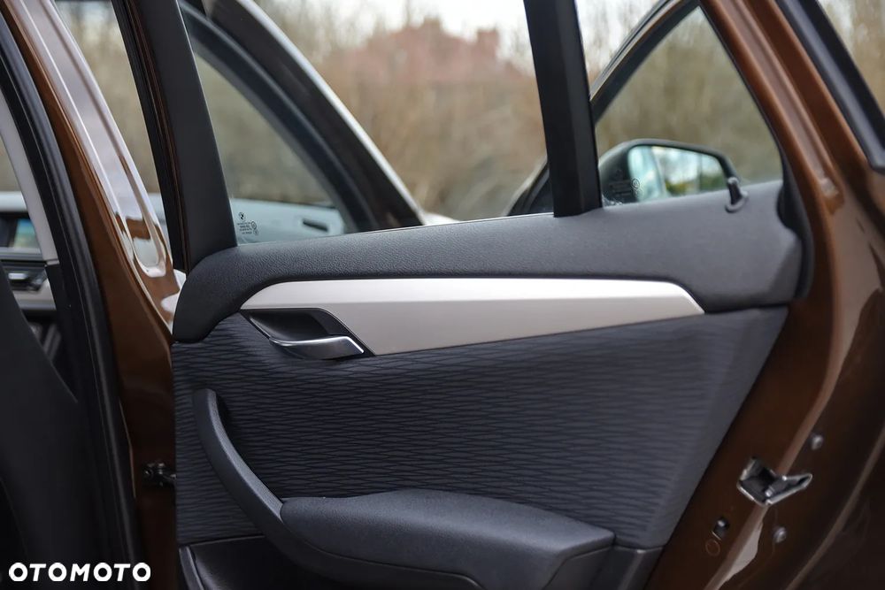 BMW X1 sDrive18d - 34