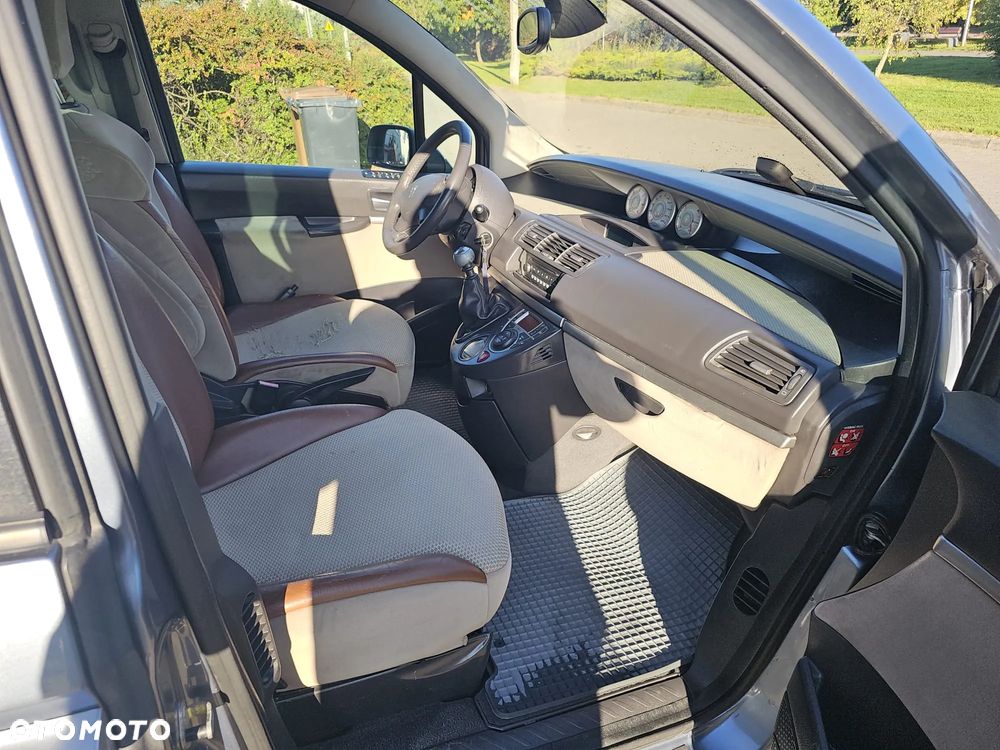 Peugeot 807 HDi 130 Premium - 27