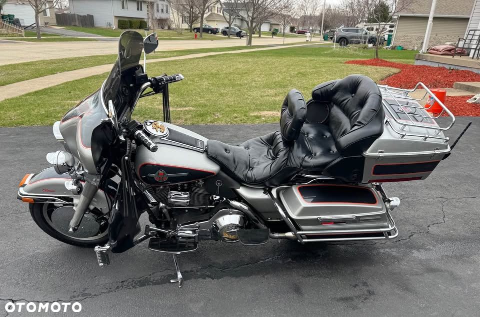 Harley-Davidson FLHT Electra Glide Standard - 39