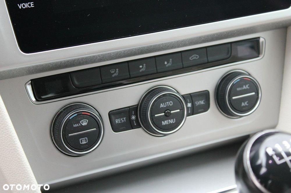 Volkswagen Passat - 23