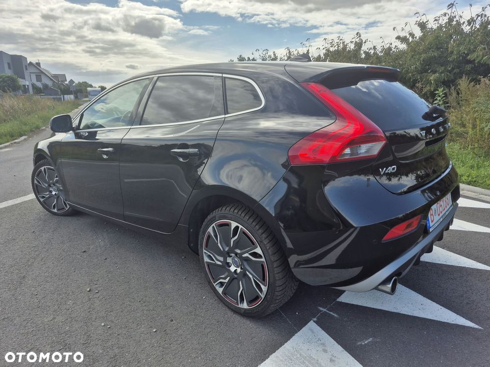 Volvo V40 D3 R-Design - 4