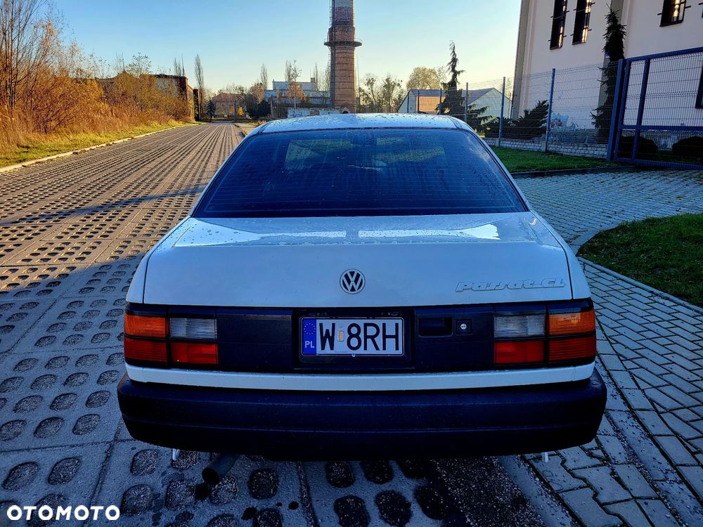 Volkswagen Passat 1.8 CL - 6
