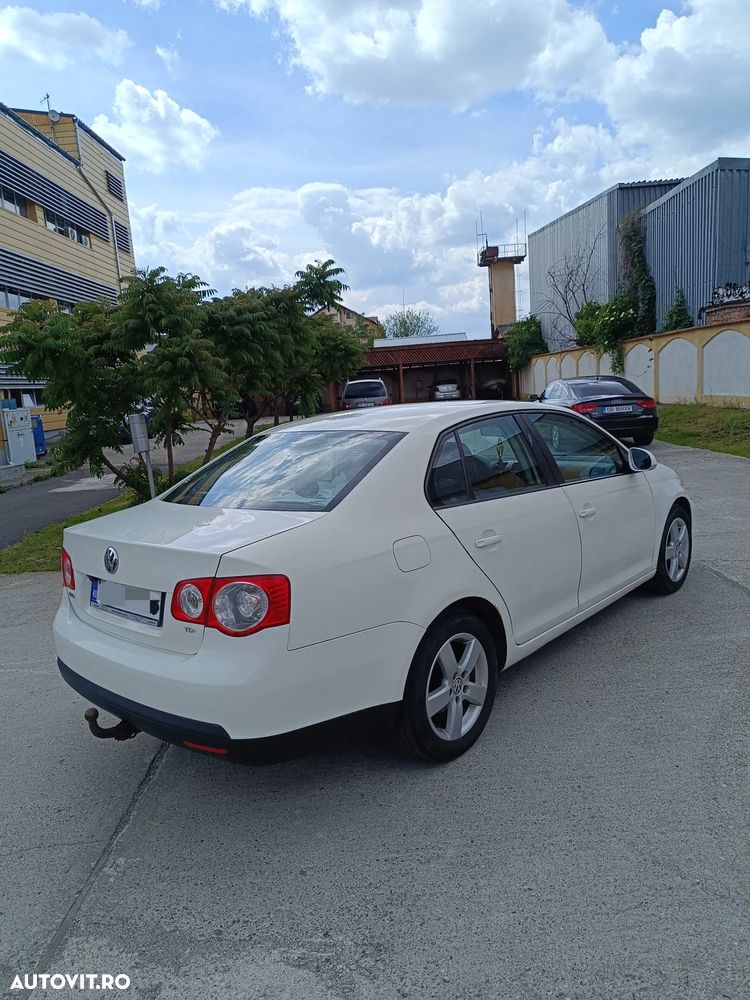 Volkswagen Jetta 1.9 TDI Comfortline - 4