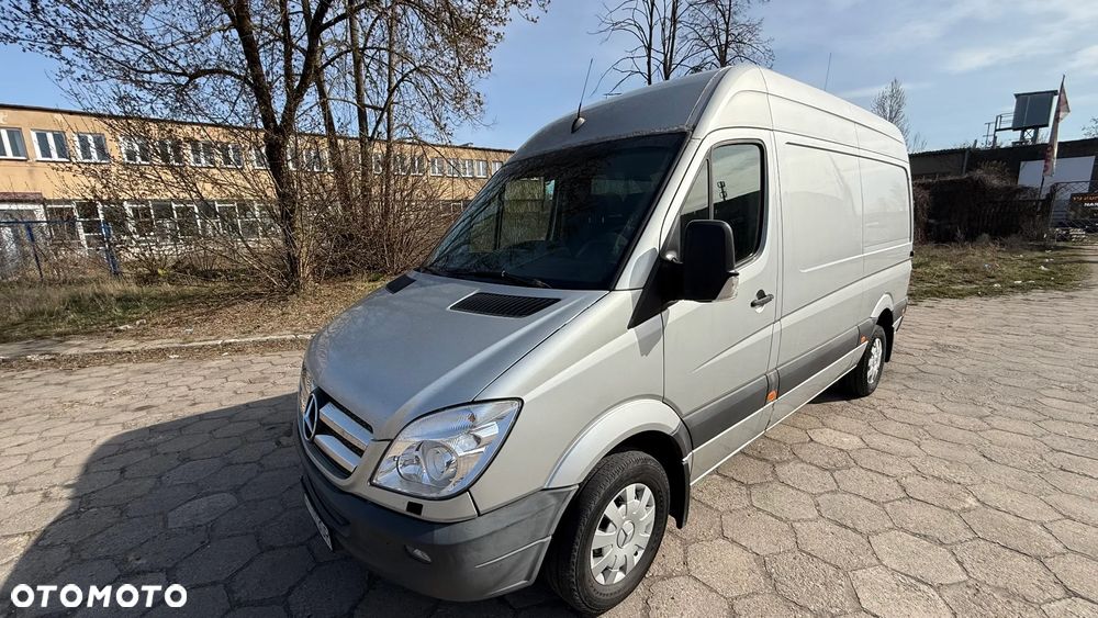 Mercedes-Benz Sprinter - 2