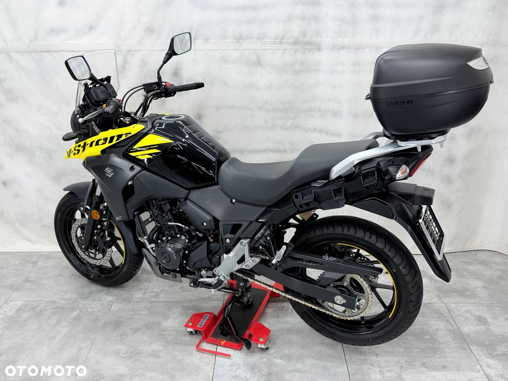 Suzuki V-STROM - 25