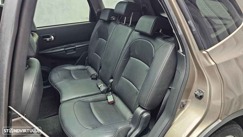 Nissan Qashqai +2 - 23