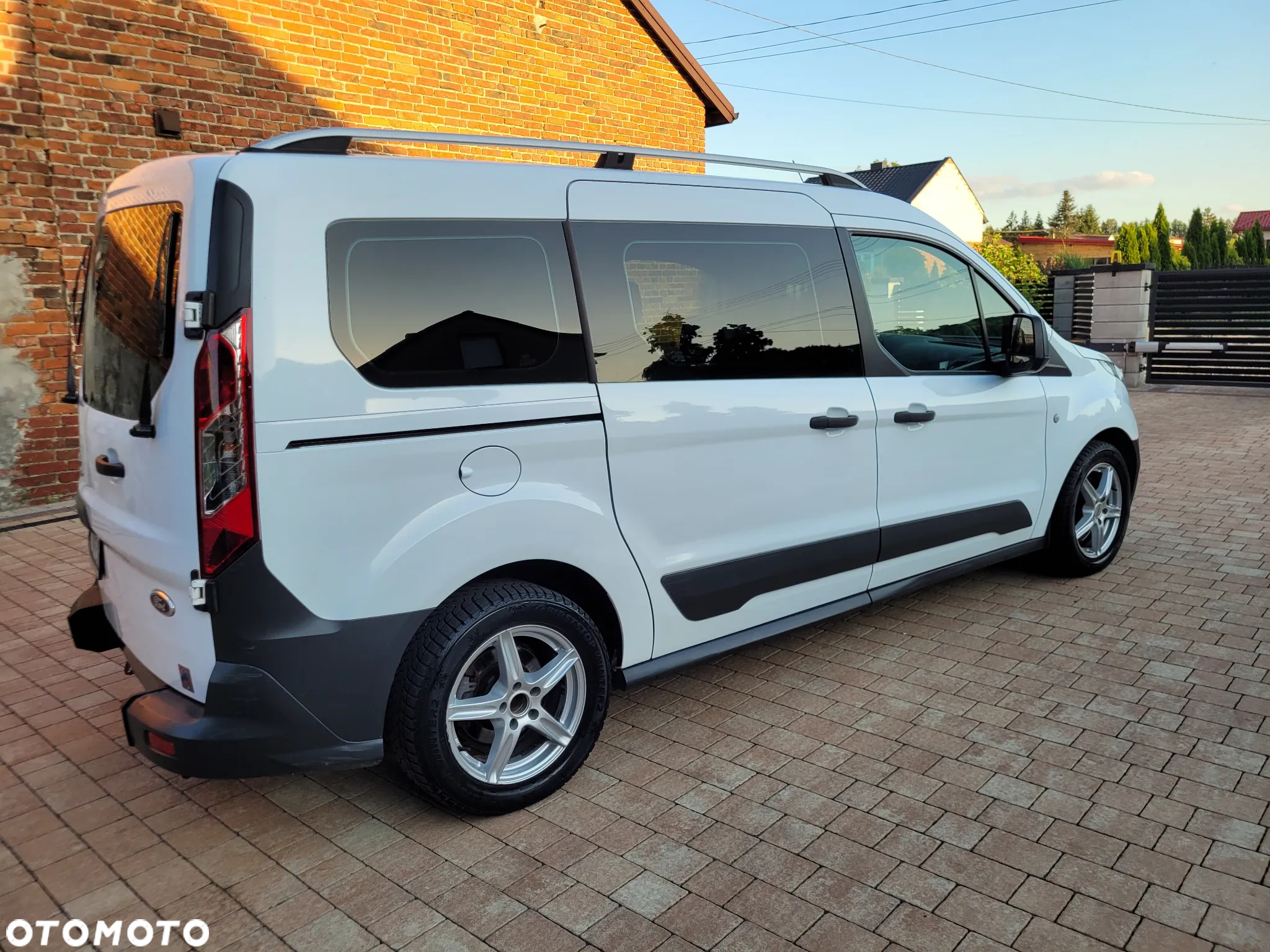 Ford Transit Connect - 11