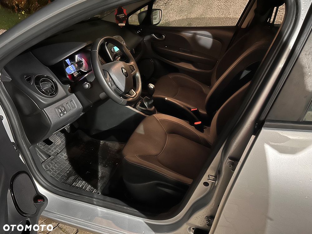 Renault Clio - 8