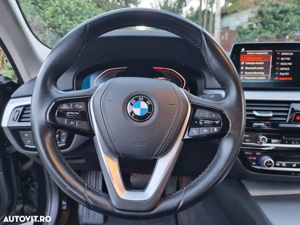 BMW Seria 5 520d xDrive AT - 13