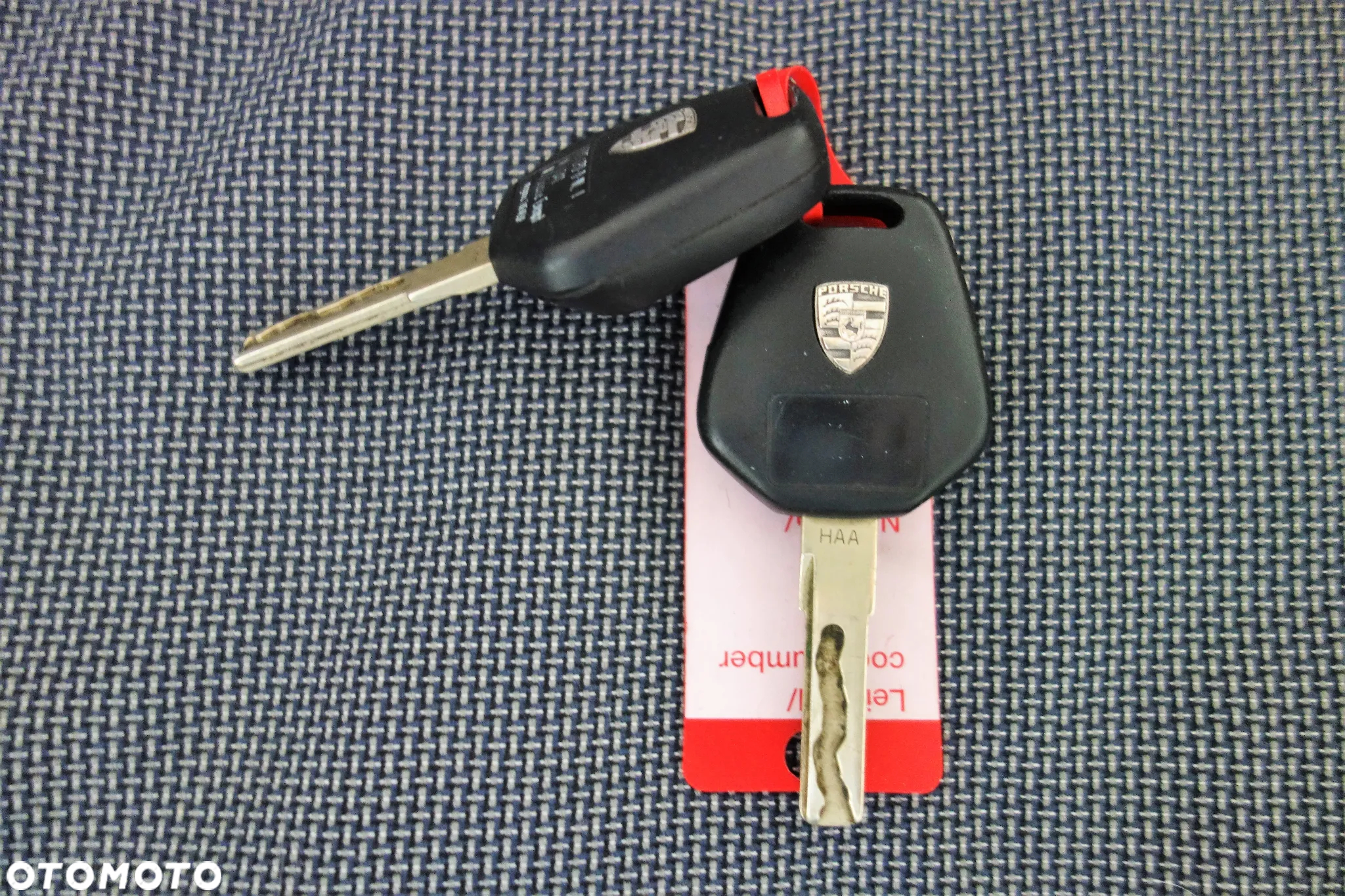 Porsche 911 Carrera 4 - 40