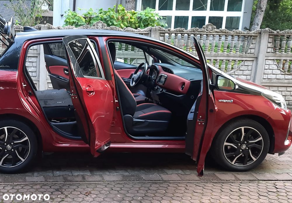 Toyota Yaris Hybrid 100 Selection Passion - 24