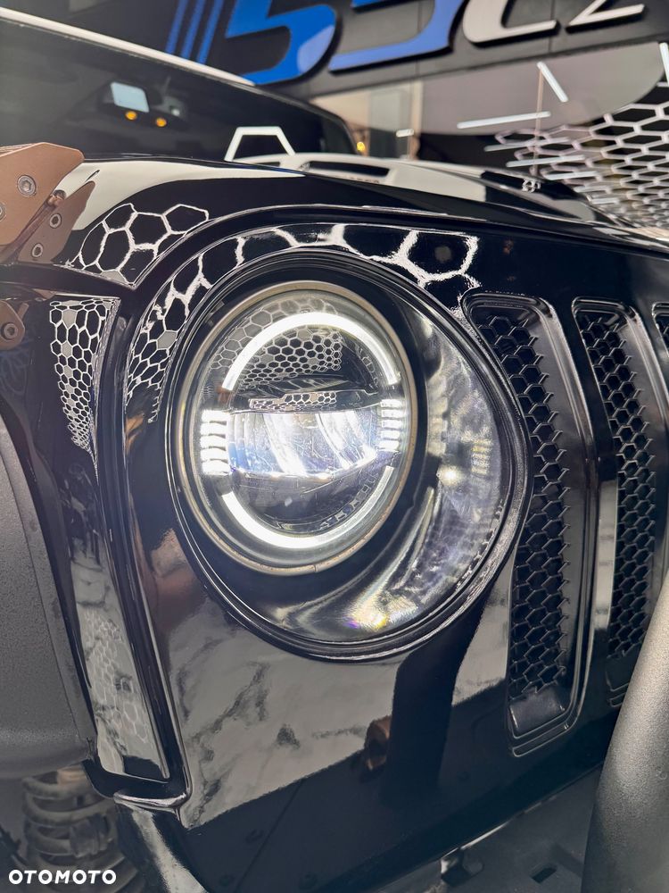 Jeep Wrangler - 21