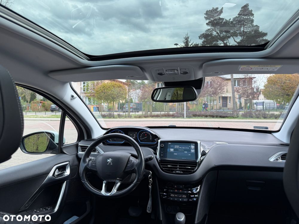 Peugeot 2008 1.2 Pure Tech Allure S&S EAT6 - 16