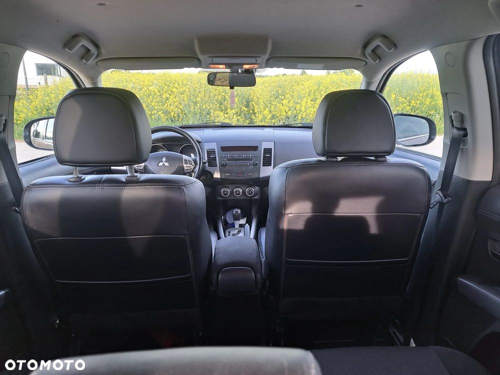 Mitsubishi Outlander 2.0 Intense + 2WD CVT - 8