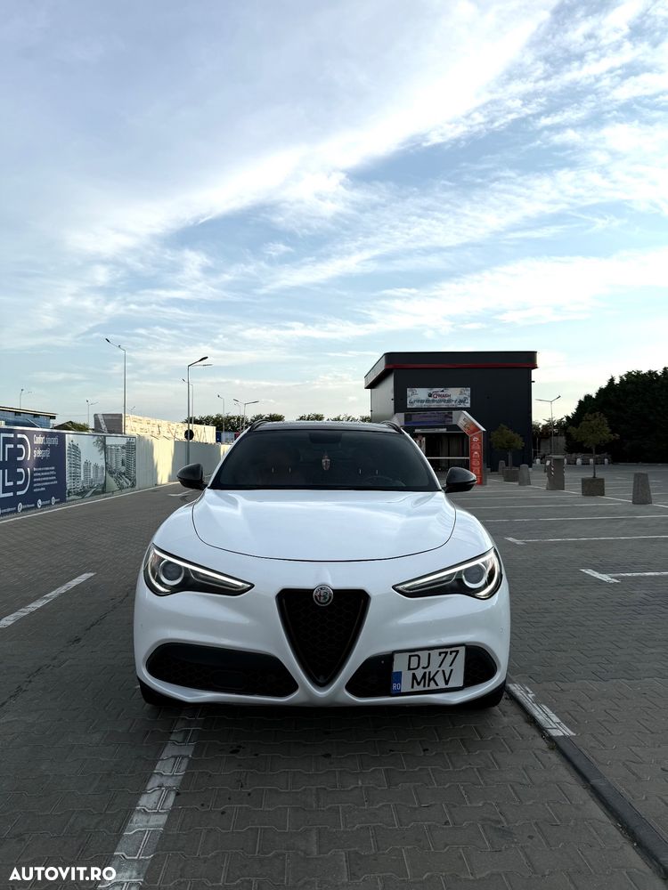 Alfa Romeo Stelvio 2.0 Turbo AWD AT8 Veloce - 2