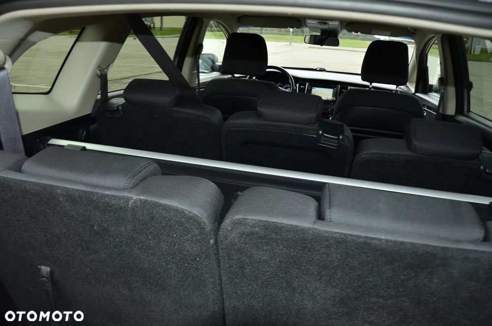 Kia Carens 1.7 CRDi L 7os - 28