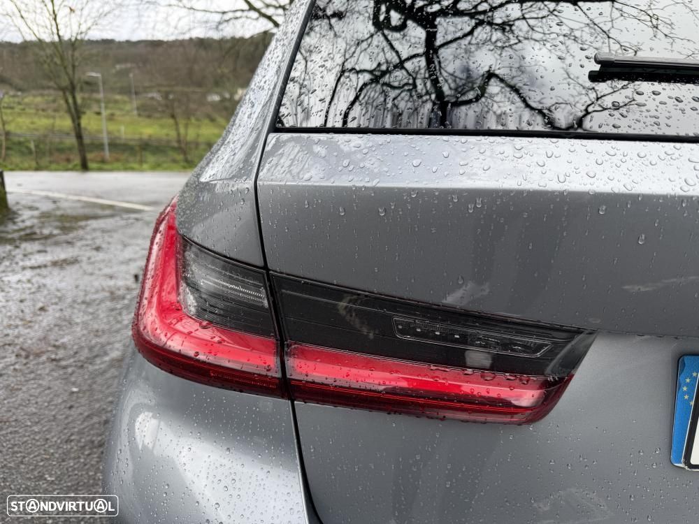BMW 330 e Pack 50 anos M Auto - 16