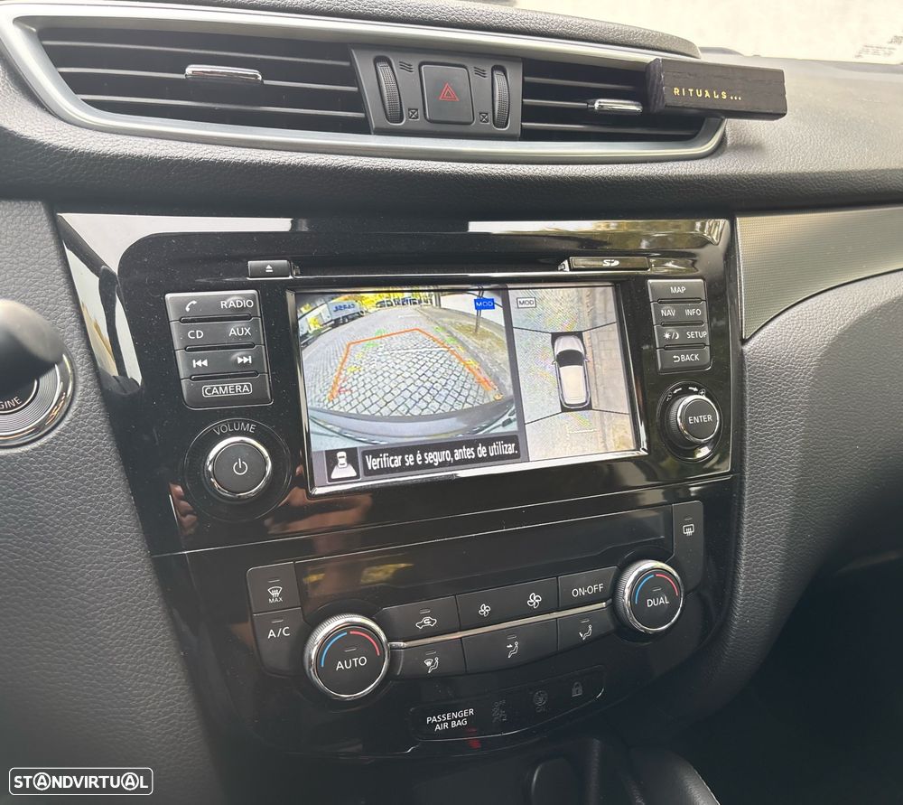 Nissan Qashqai 1.5 dCi N-Connecta 18 - 8