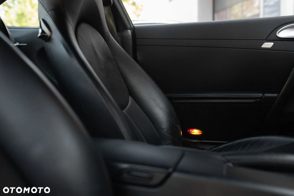 Porsche 911 Carrera Tiptronic S - 16
