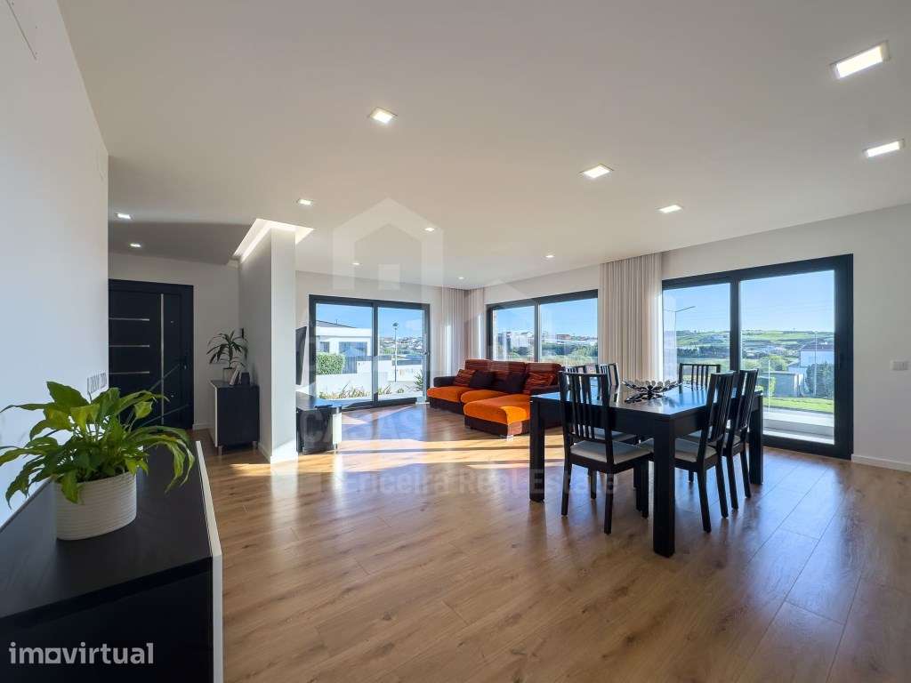 Vende Moradia T4 - Ericeira 15 km, A Casa das Casas - Grande imagem: 3/53