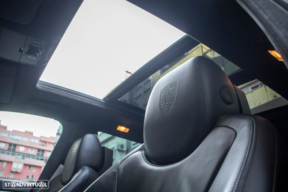 Porsche Cayenne Turbo S - 15