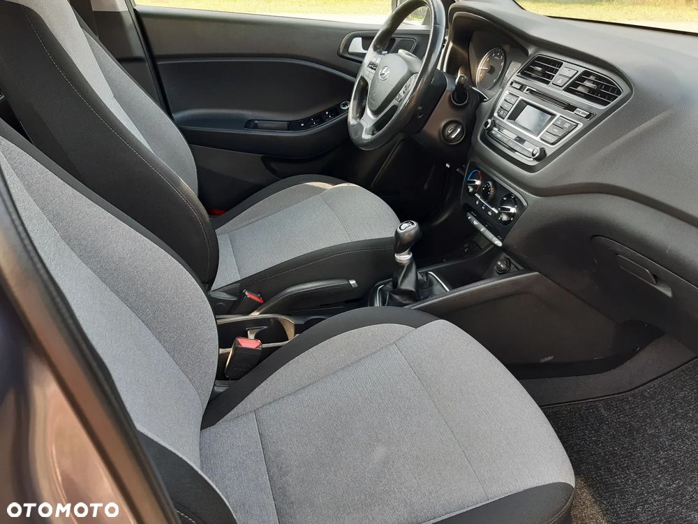 Hyundai i20 1.2 Passion Plus - 19