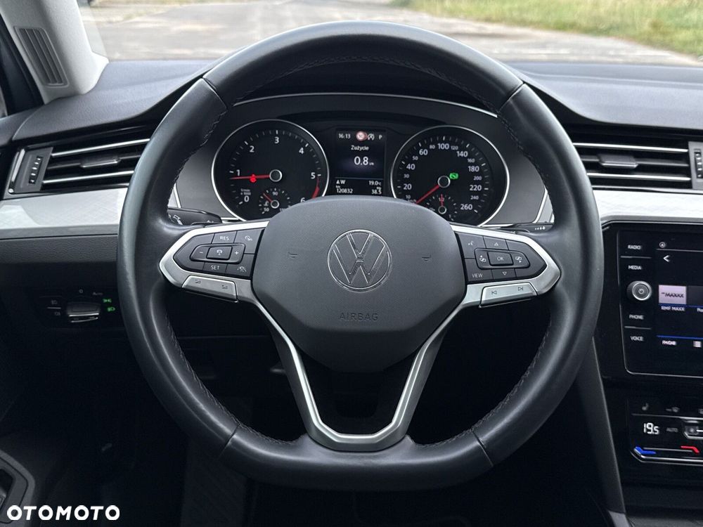 Volkswagen Passat 2.0 TDI Business DSG - 17