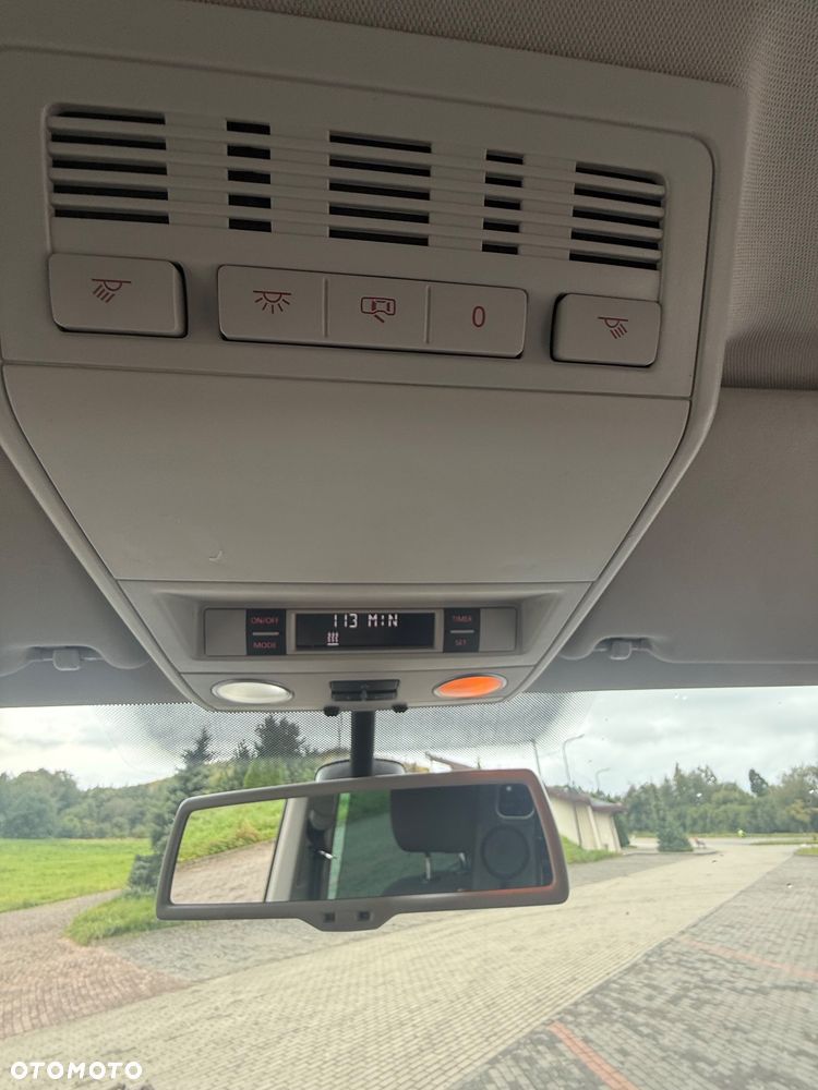 Volkswagen Multivan - 13
