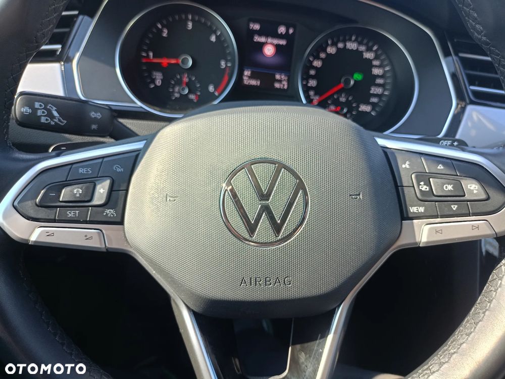 Volkswagen Passat 2.0 TDI SCR Comfortline DSG - 9