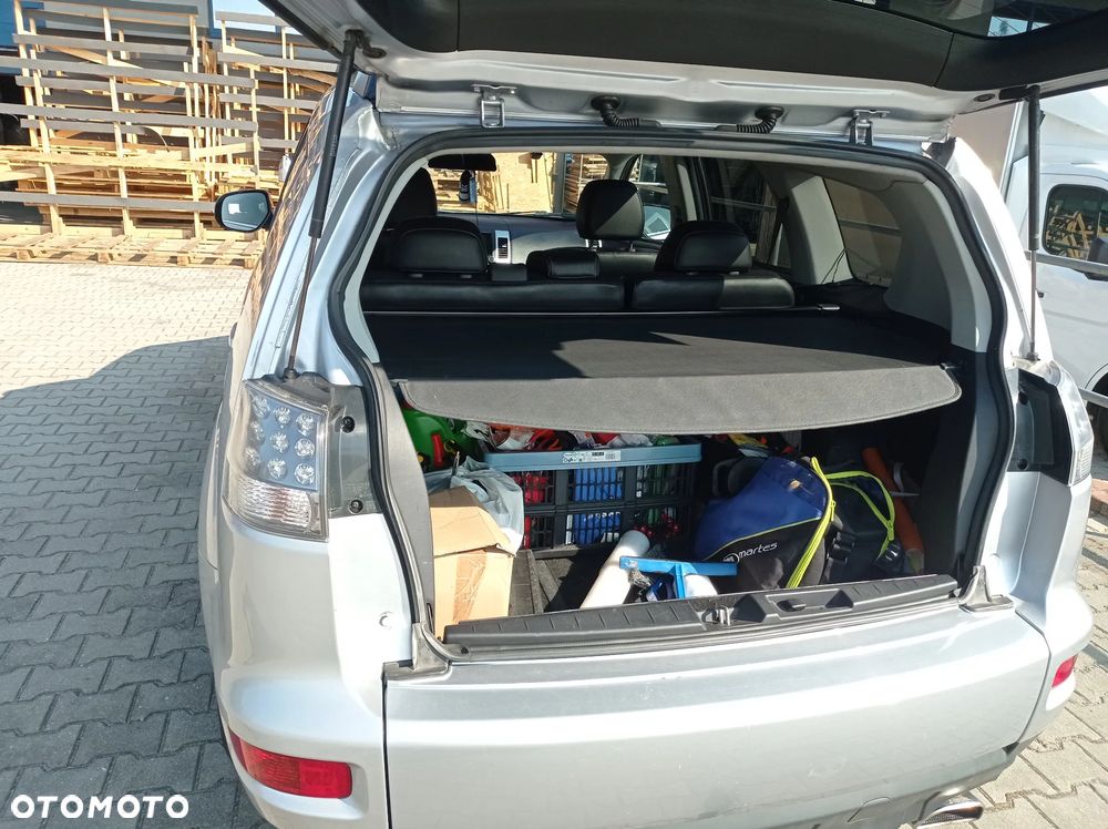 Mitsubishi Outlander 2.0 Intense NAVI 2WD EU5 - 19