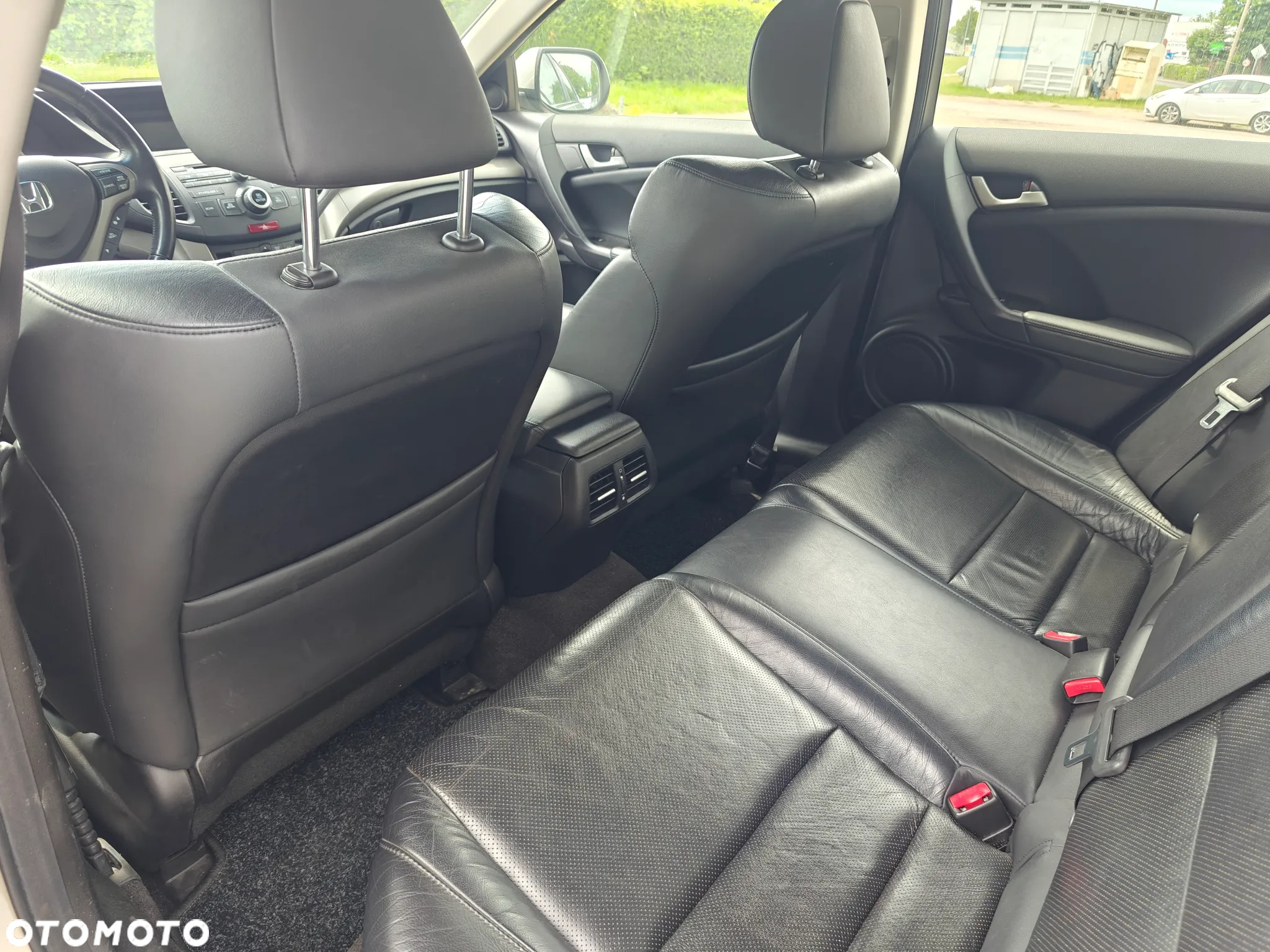 Honda Accord 2.0 Executive - 36