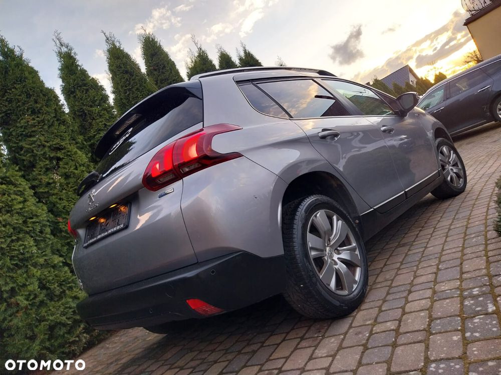 Peugeot 2008 - 12