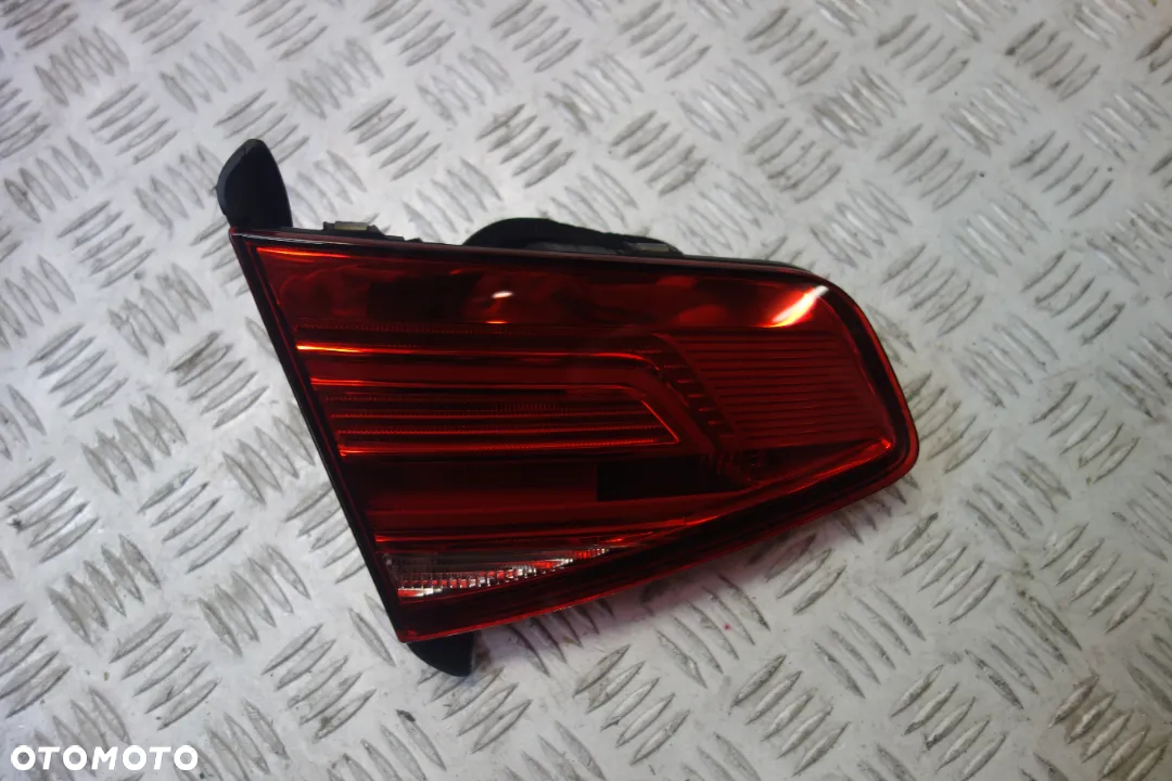 LAMPA LEWY TYŁ VOLKSWAGEN PASSAT B8 SEDAN LED W KLAPĘ BAGAŻNIKA - 2