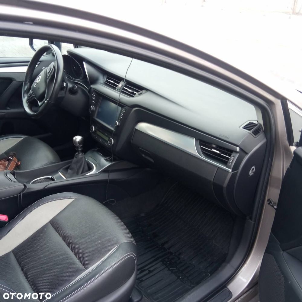 Toyota Avensis 1.8 Prestige - 10