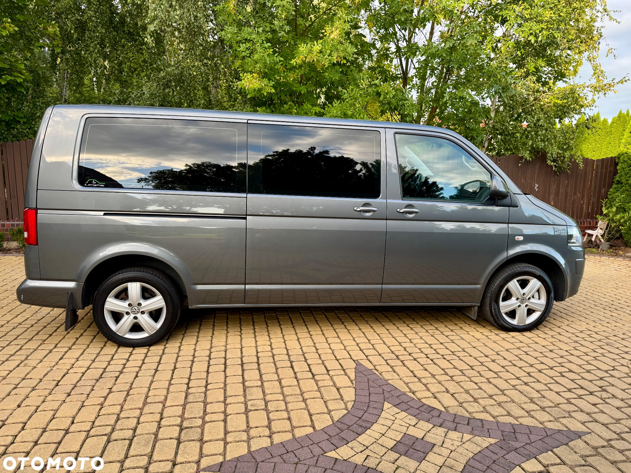 Volkswagen Multivan - 5