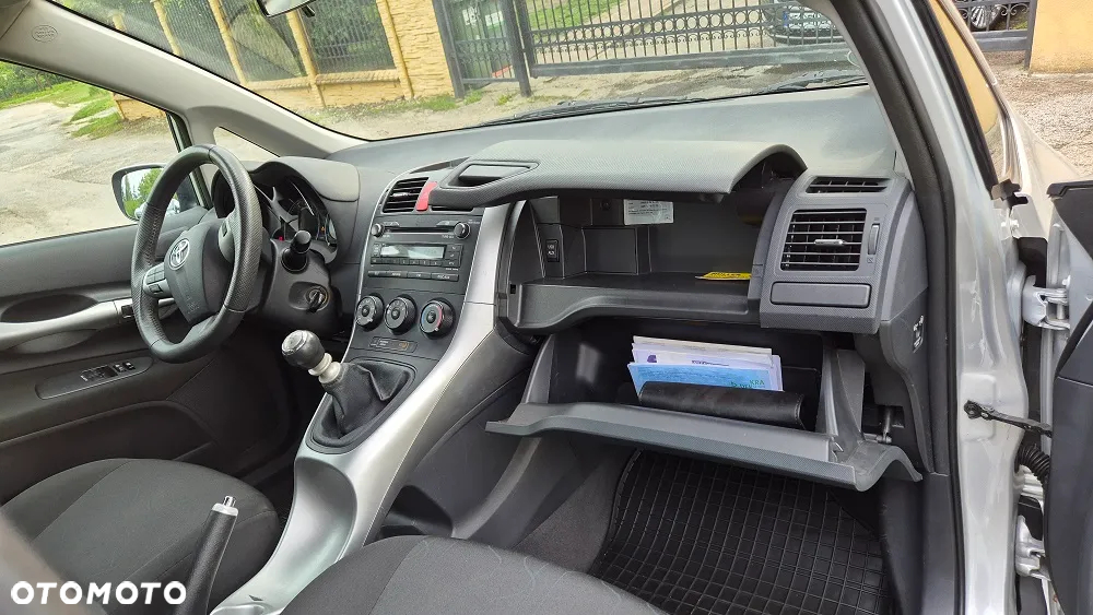 Toyota Auris 1.33 VVT-i Life - 6