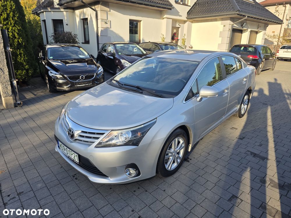 Toyota Avensis 2012