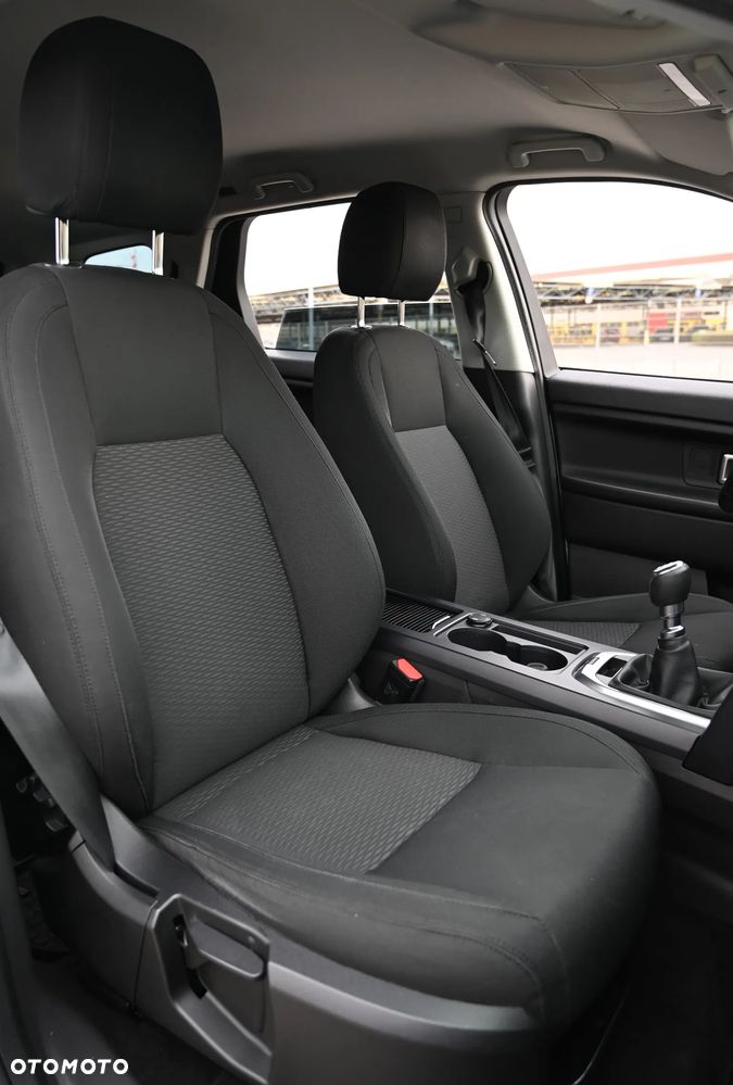 Land Rover Discovery Sport - 32