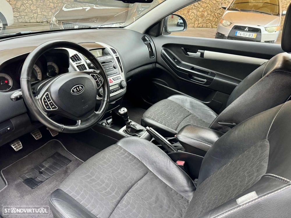 Kia Ceed S Coupé 1.6 CRDi EX - 8